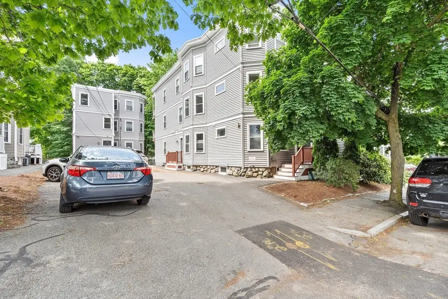 17 Robbins St #3-1, Waltham, MA 02453 - #3