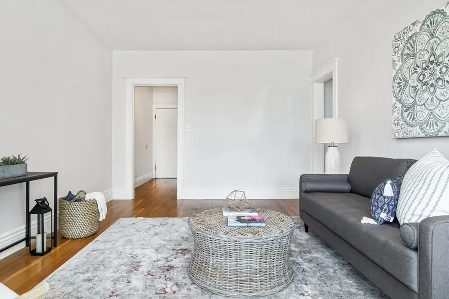 8 Kinross Rd #4, Boston, MA 02135 - #3