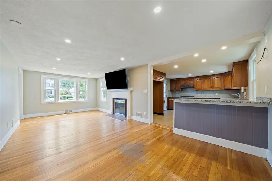 40 Kingman St, Weymouth, MA 02188 - #3