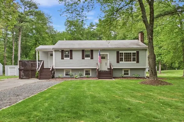 84 Seekell St, Taunton, MA 02718