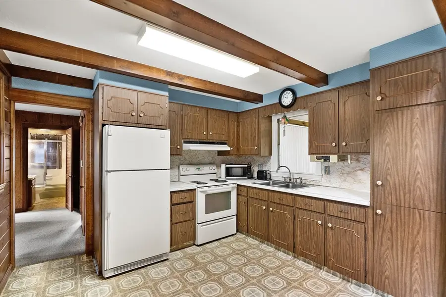 97 Pleasant St, Spencer, MA 01562 - #3