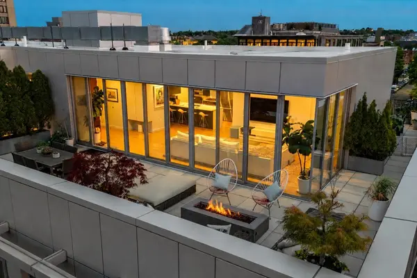 691 Massachusetts Avenue #602, Boston, MA 02118