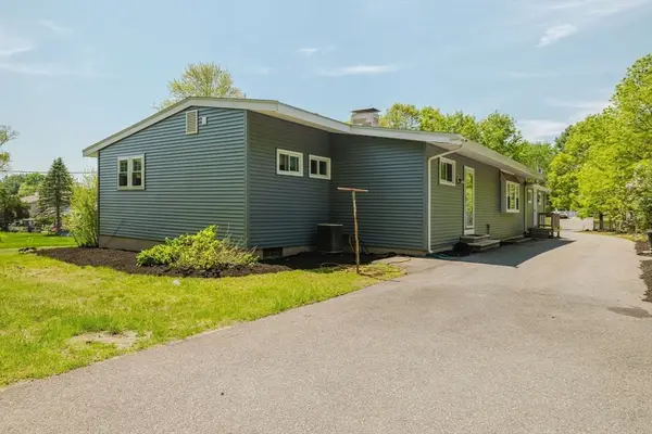 33 Margaret Rd, Taunton, MA 02718
