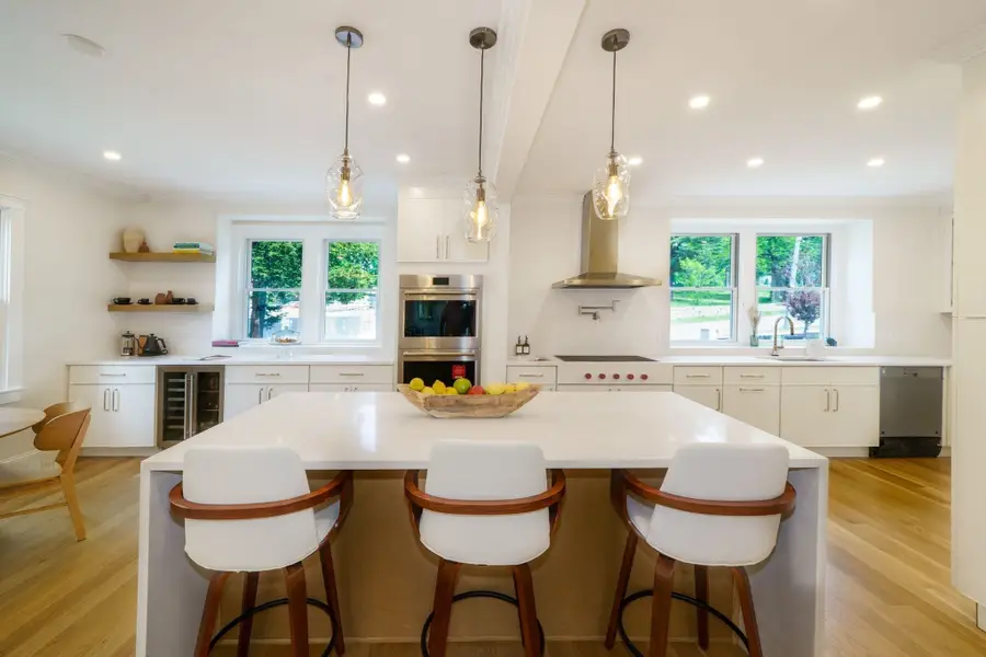 37 Oakland St, Wellesley, MA 02481 - #2