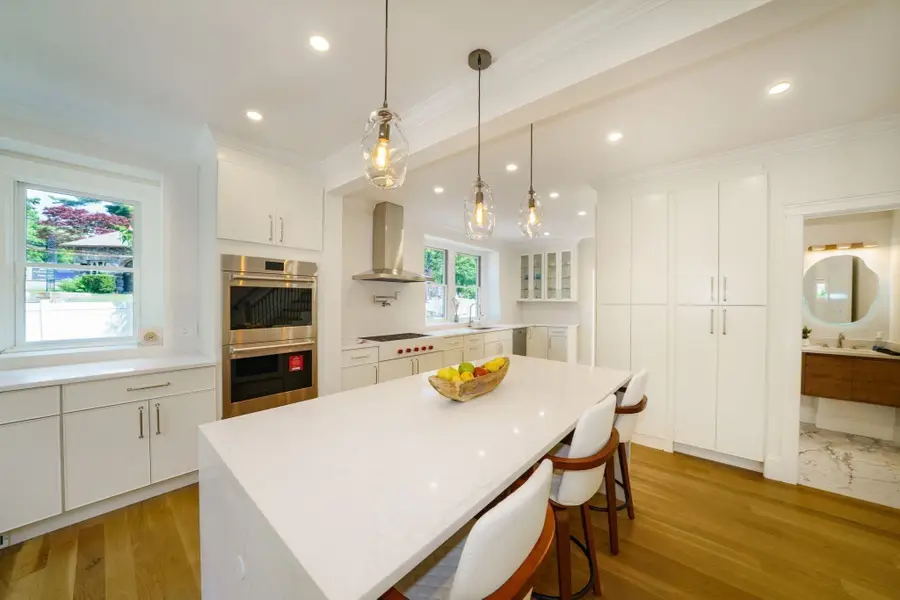 37 Oakland St, Wellesley, MA 02481 - #3