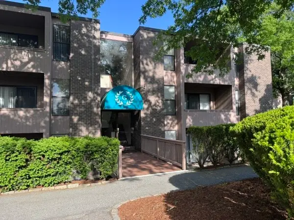 18 Shrewsbury Green Dr #K, Shrewsbury, MA 01545