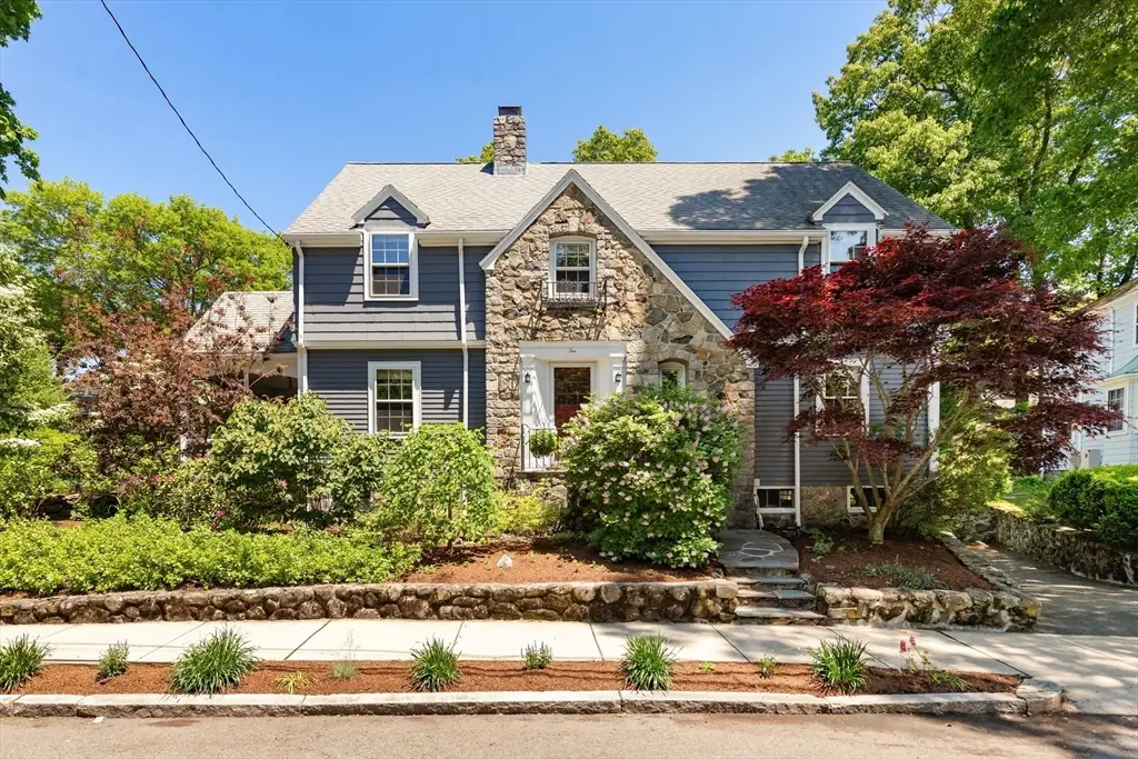 10 Hillsdale Rd, Arlington, MA 02476 - #1