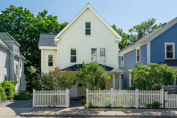 146 Poplar St, Boston, MA 02131