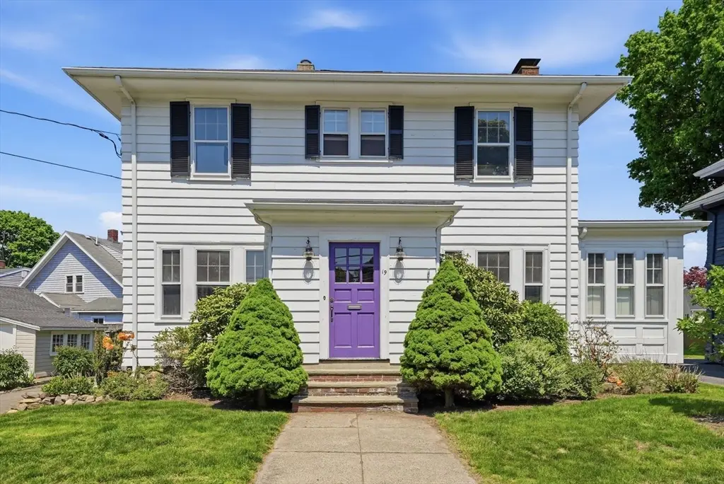 19 Humphrey St, Marblehead, MA 01945 - #1