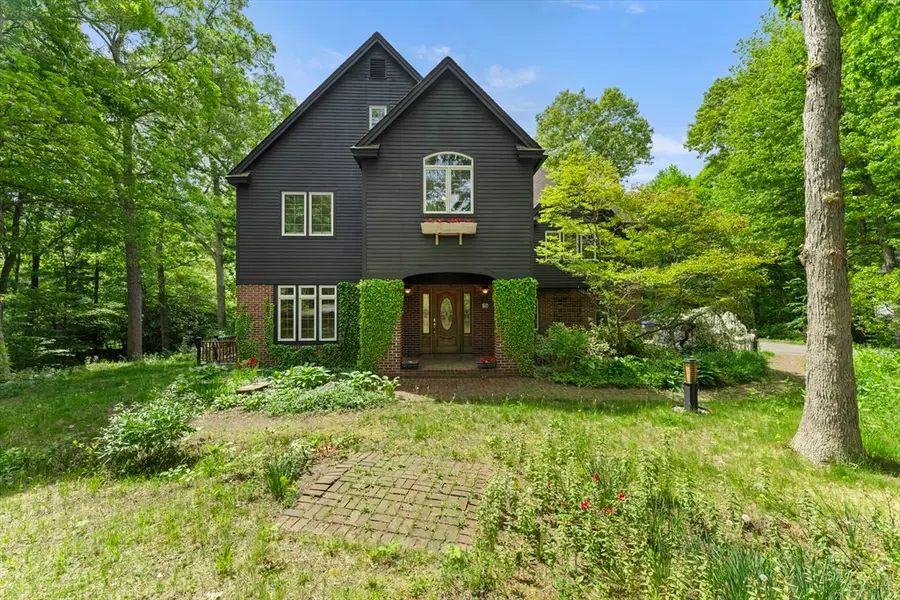 28 Vincent Rd, Mendon, MA 01756 - #2