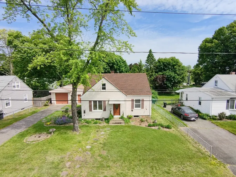 118 Edgewood Ave, Chicopee, MA 01013 - #2