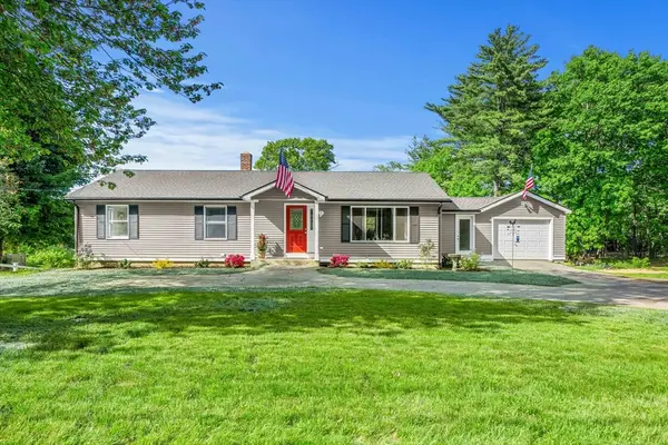 102 Kimball Rd, Amesbury, MA 01913