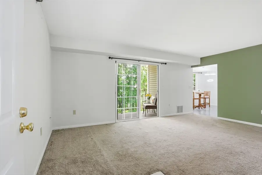 105 Lafond Ln #6, Dracut, MA 01826 - #3