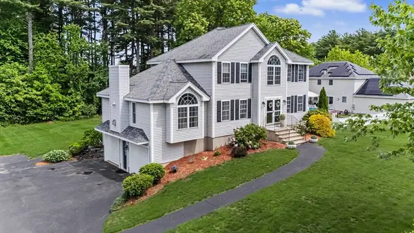 72 Heritage Rd, Dracut, MA 01826