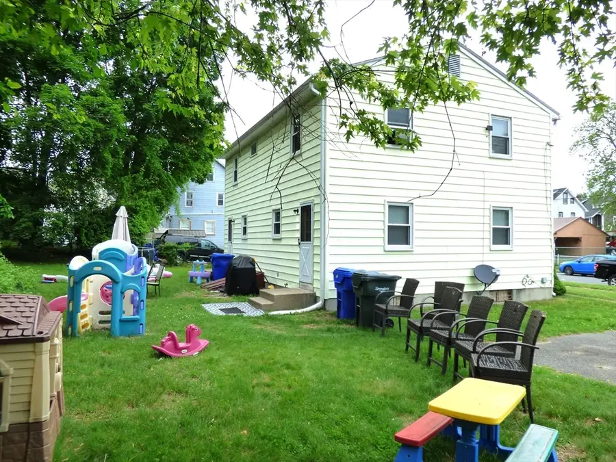 16-18 Daniel St, Springfield, MA 01151 - #2