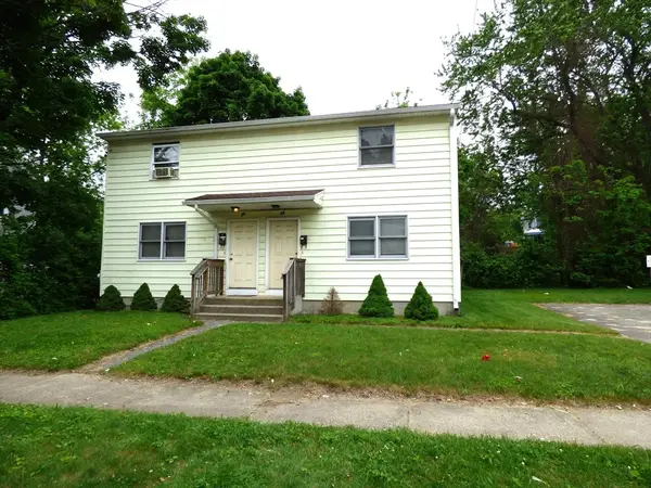 26-28 Daniel St, Springfield, MA 01151