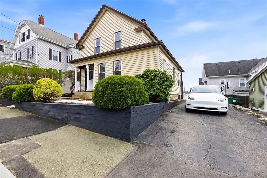 9 Robbins Street, Waltham, MA 02453 - #1