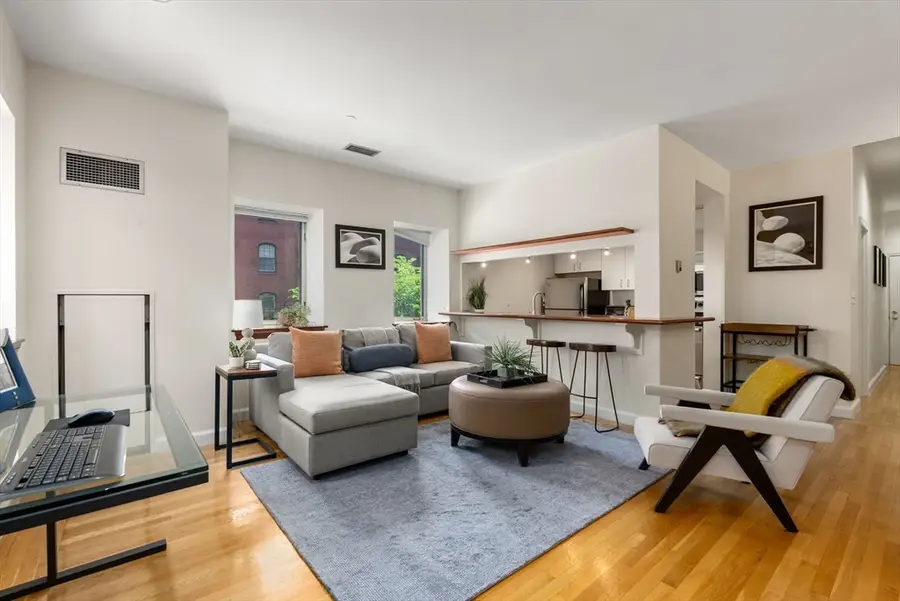 2 Clarendon St #302, Boston, MA 02116 - #2