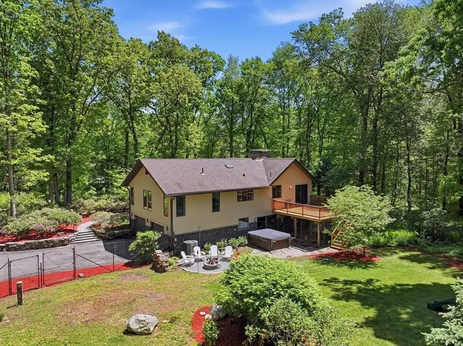 26 Dennis Circle, Northborough, MA 01532 - #3