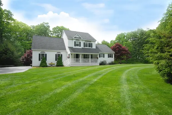 8 Barton Rd, Harvard, MA 01451