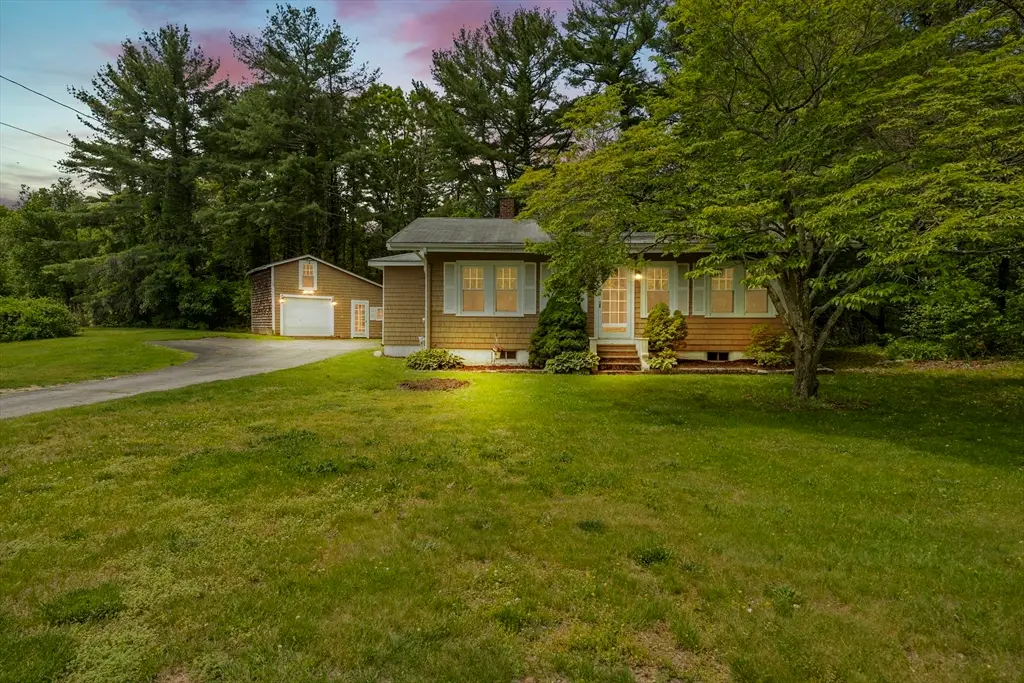 955 Middle Rd, Acushnet, MA 02743 - #1