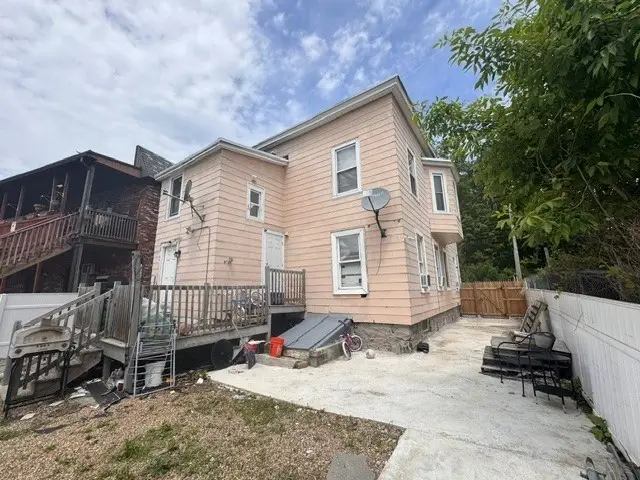 1081 Lawrence St, Lowell, MA 01852 - #3