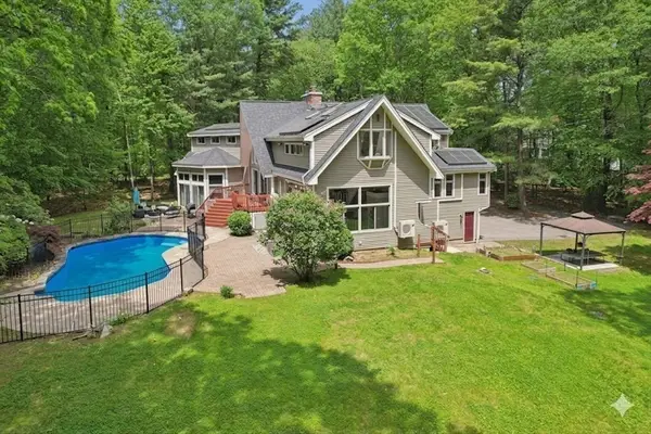 10 Cold Harbor Drive, Northborough, MA 01532