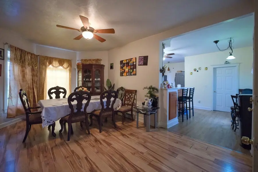 65 Pearl St, Clinton, MA 01510 - #3