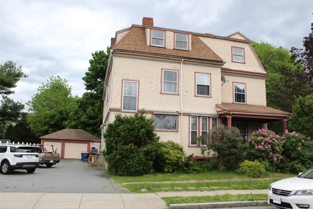 127 Hawthorn St, New Bedford, MA 02740 - #1