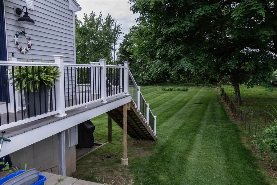 17 Hearthstone Ter, Chicopee, MA 01020 - #2