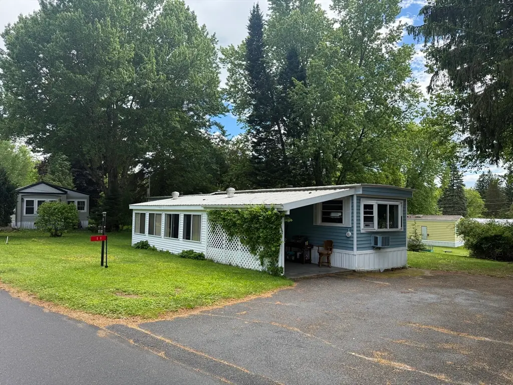 11 Willow Cir, Brimfield, MA 01010 - #1
