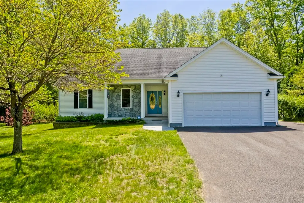 12 Camelot Ln, Easthampton, MA 01027 - #1