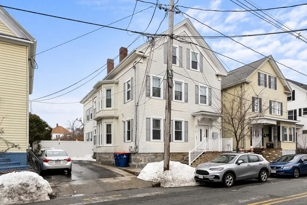 77 Dartmouth St, New Bedford, MA 02740 - #1