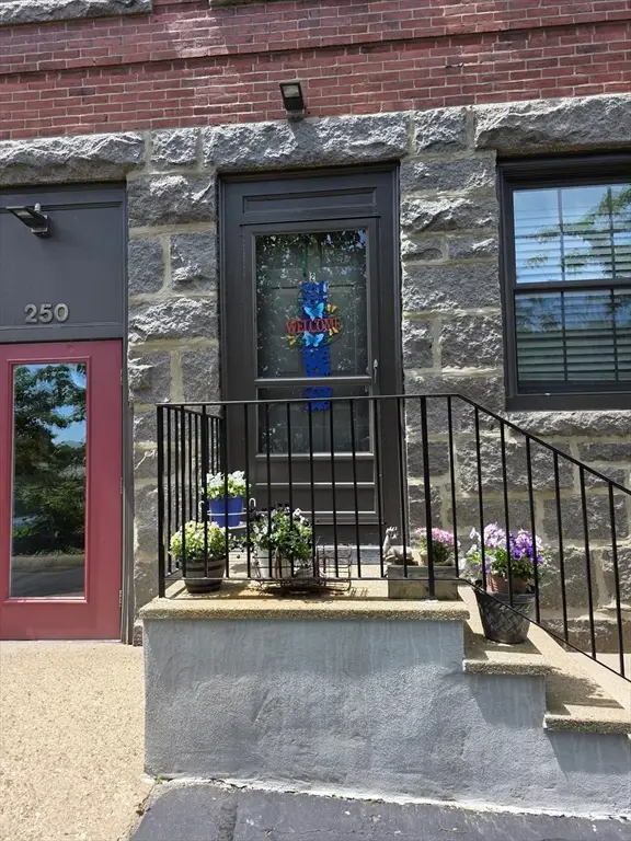 250 Whitwell St #2, Quincy, MA 02169 - #3