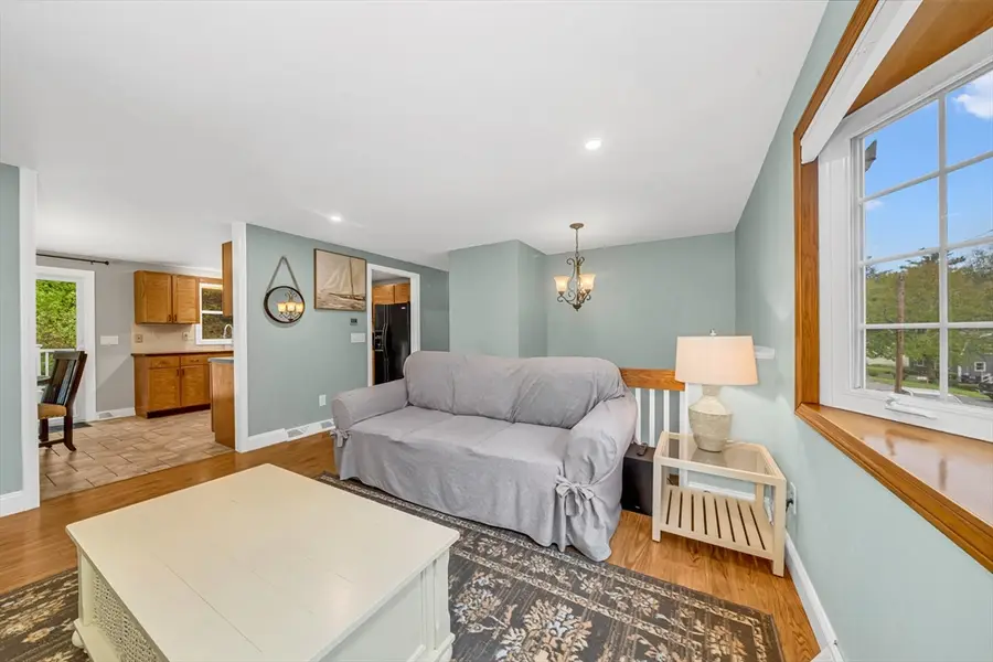 20 Greenlawn Ave, Dracut, MA 01826 - #3