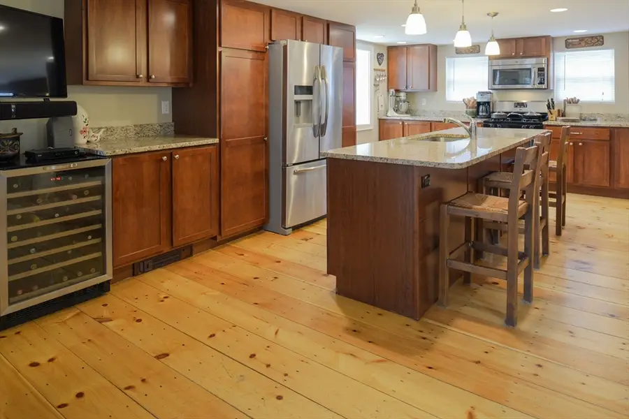 134 King St, Groveland, MA 01834 - #2