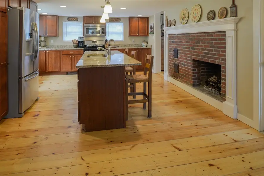 134 King St, Groveland, MA 01834 - #3