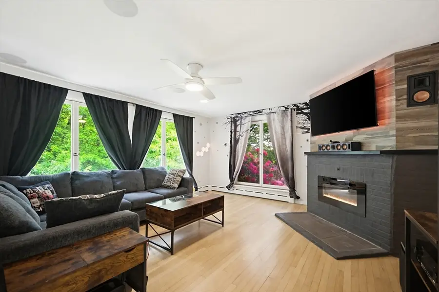 101 Edgewater Dr, Blackstone, MA 01504 - #3