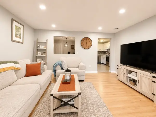 52 Randolph Dr #52, Tewksbury, MA 01876