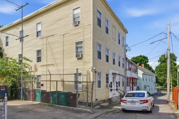 8 Cherry St, Lowell, MA 01852