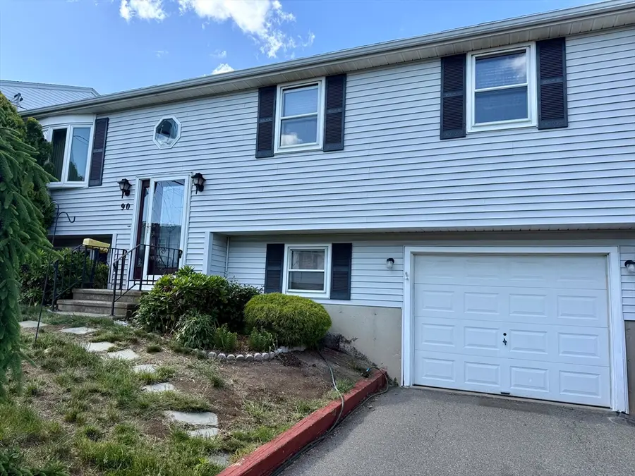 90 Augustus St, Fall River, MA 02721 - #2