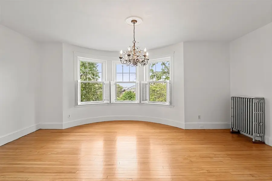 231 Rawson Rd #4, Brookline, MA 02445 - #3