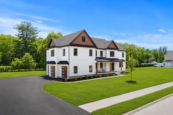 4 Fitzpatrick Ln, Billerica, MA 01862