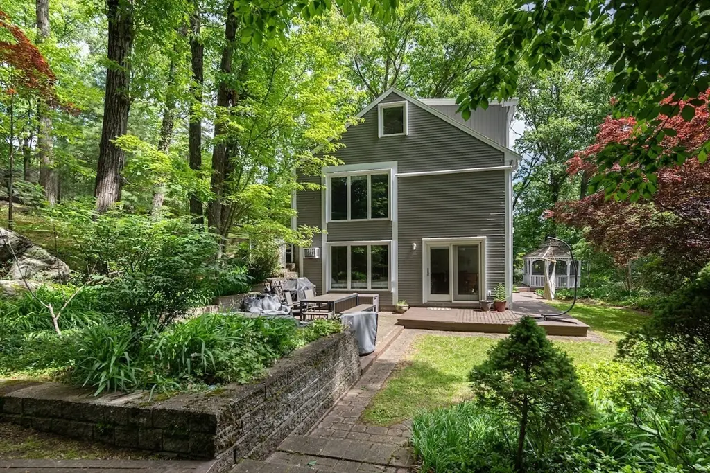 11 Juniper Ridge Rd, Lincoln, MA 01773 - #1