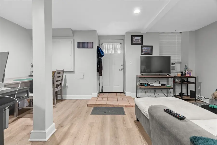 314 W 4th #1, Boston, MA 02127 - #2
