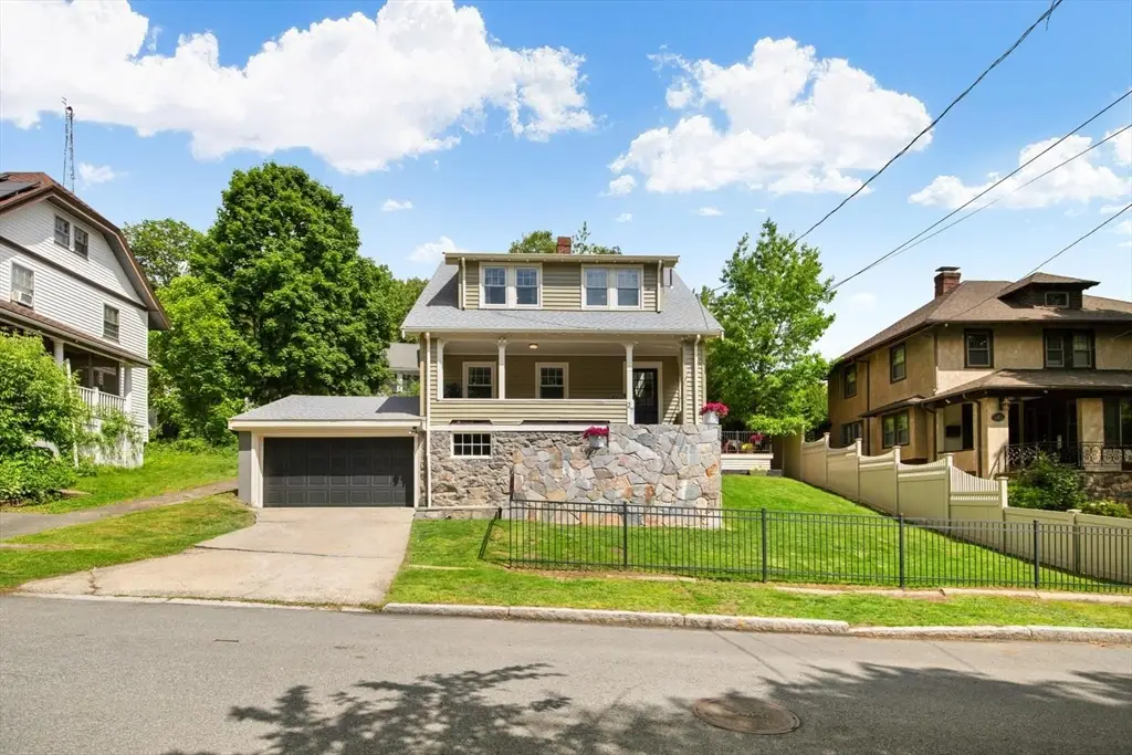 27 Fellsmere Rd, Malden, MA 02148 - #1