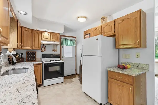100 Saint Nicholas Ave, Worcester, MA 01606