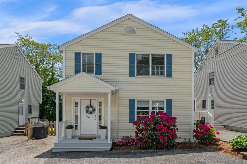 24 Blossom St, Waltham, MA 02451 - #1
