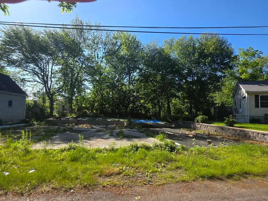 7 Hanson Ct, Hanson, MA 02341 - #2
