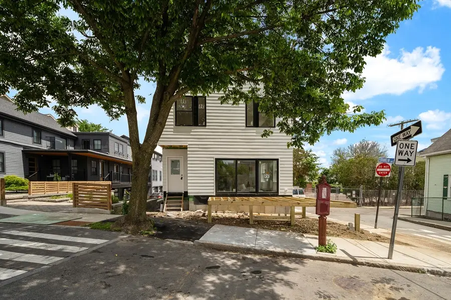 60 Franklin St #1, Somerville, MA 02145 - #3
